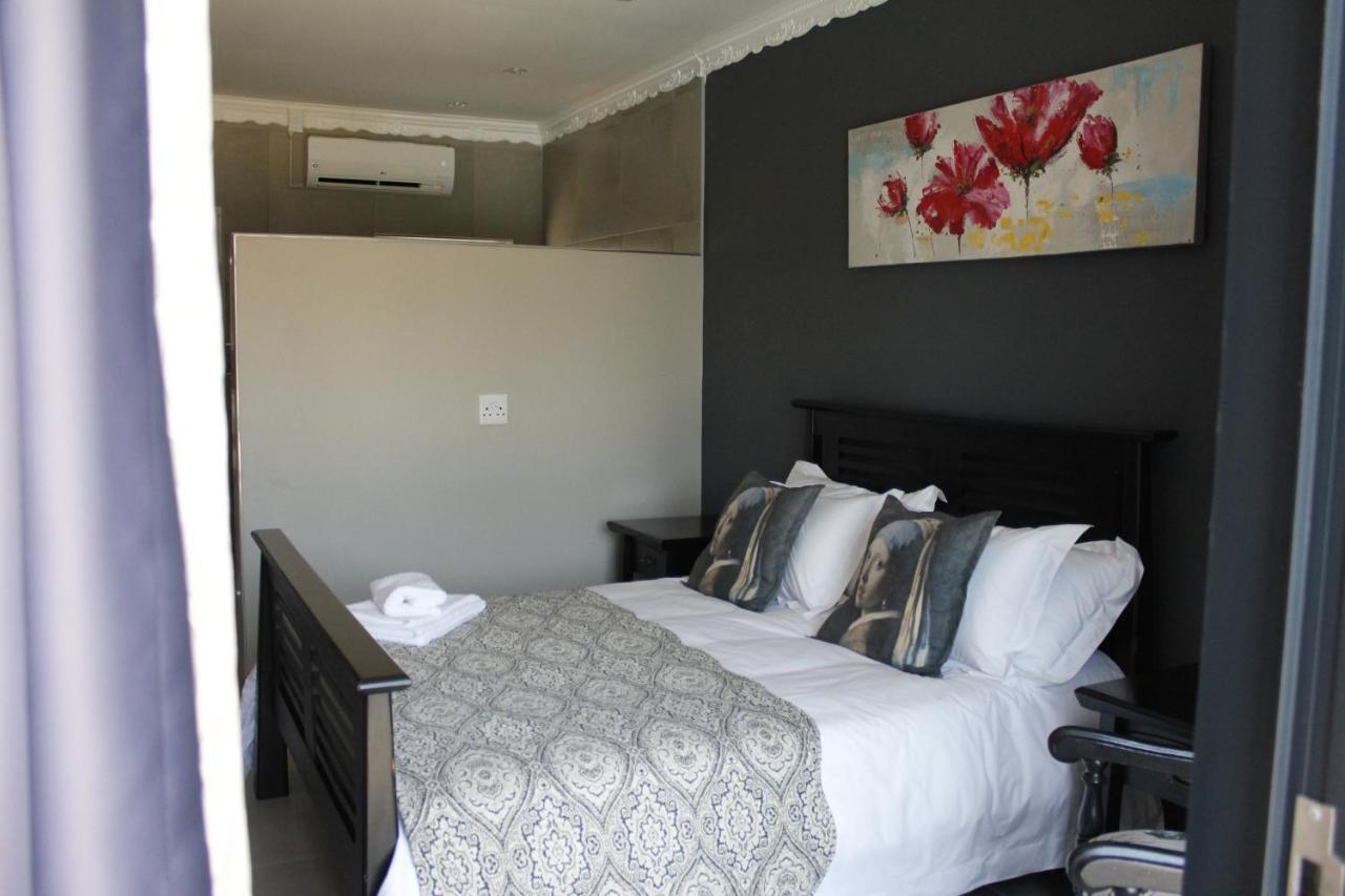 Le Grant Guesthhouse Kroonstad Exterior foto