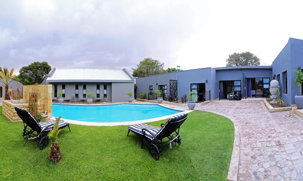 Le Grant Guesthhouse Kroonstad Exterior foto