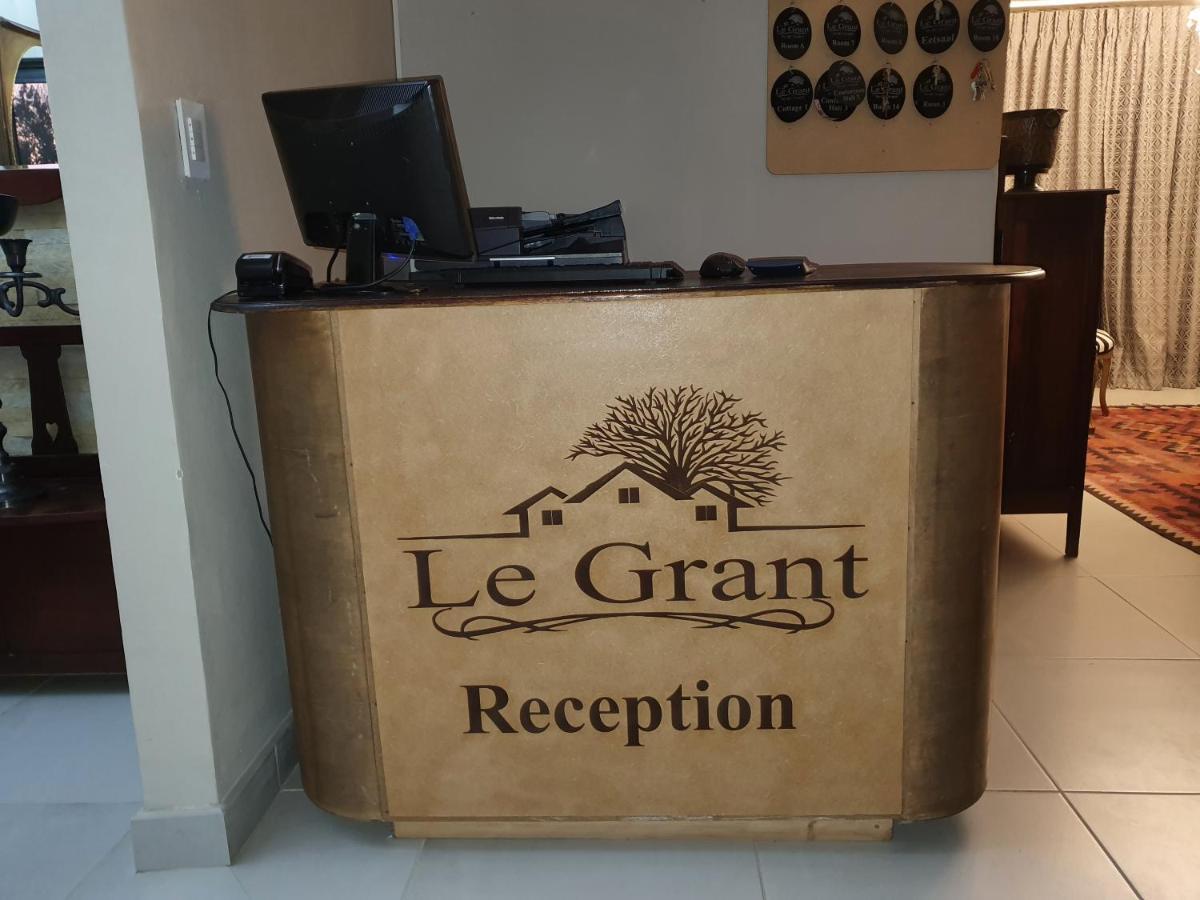 Le Grant Guesthhouse Kroonstad Exterior foto
