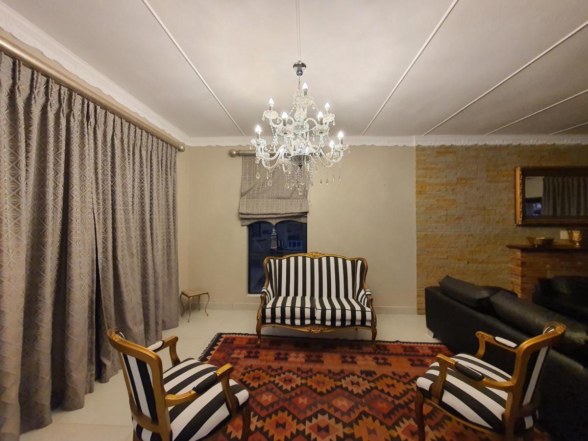 Le Grant Guesthhouse Kroonstad Exterior foto
