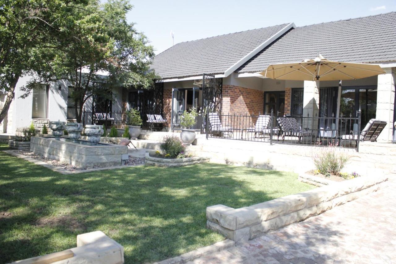 Le Grant Guesthhouse Kroonstad Exterior foto
