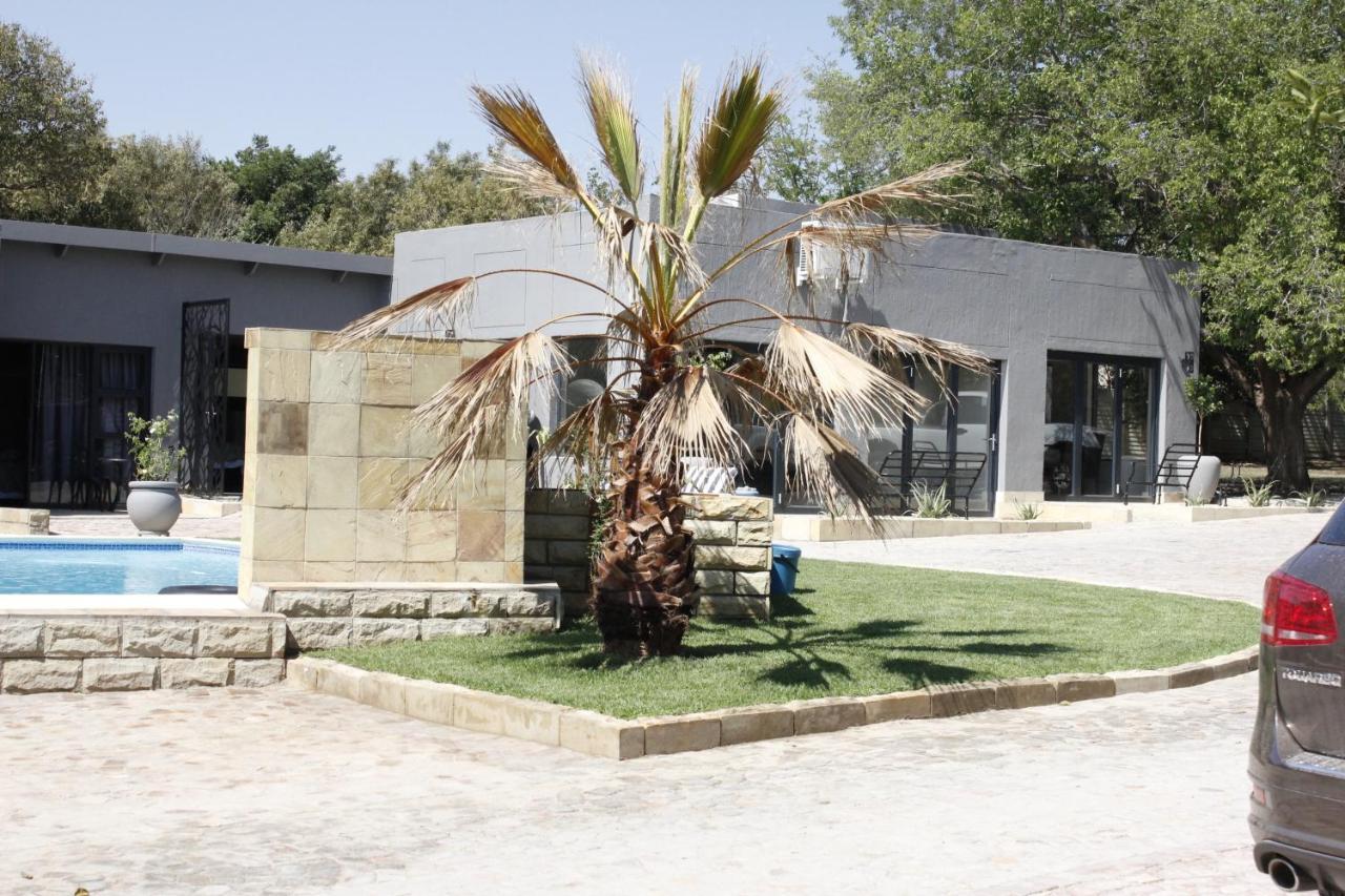 Le Grant Guesthhouse Kroonstad Exterior foto