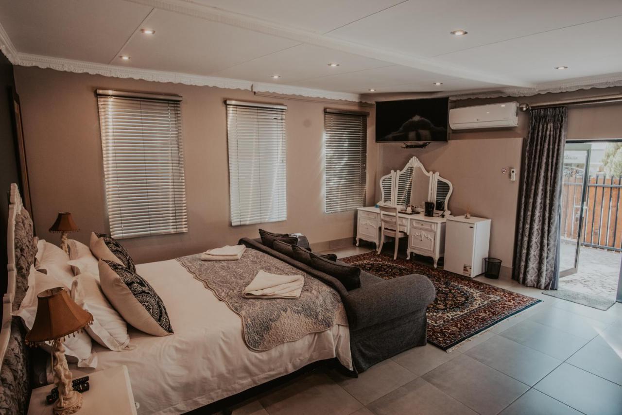 Le Grant Guesthhouse Kroonstad Exterior foto