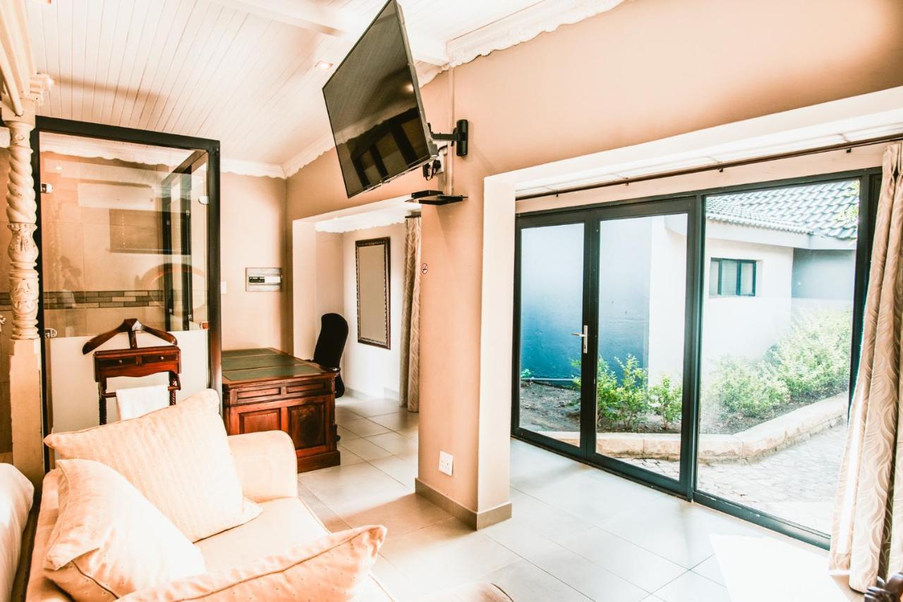 Le Grant Guesthhouse Kroonstad Exterior foto