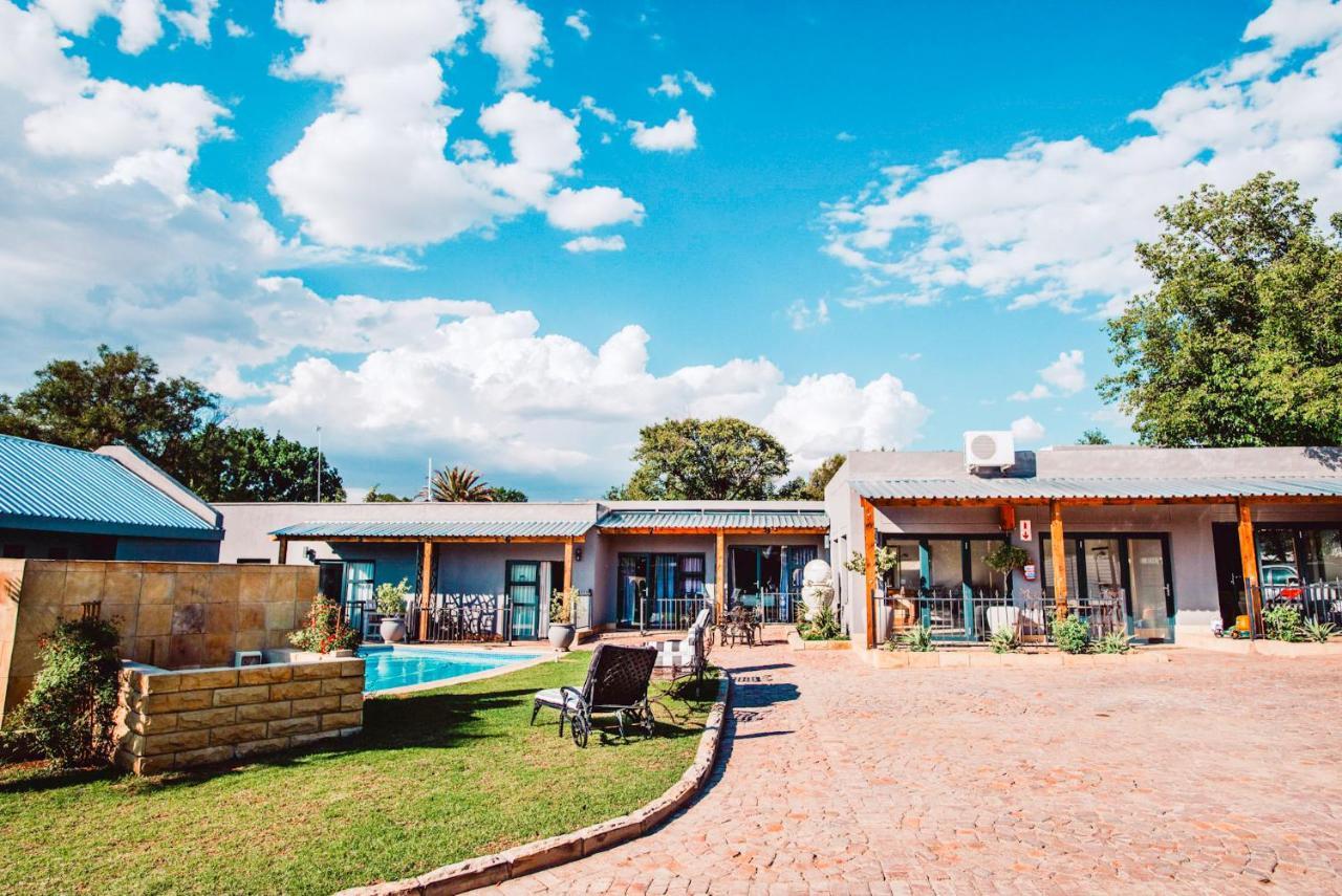 Le Grant Guesthhouse Kroonstad Exterior foto