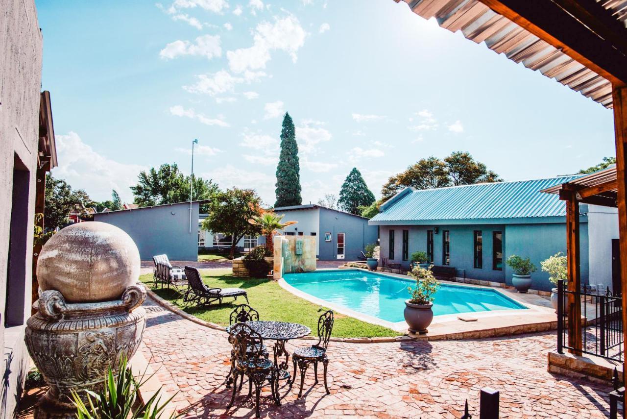 Le Grant Guesthhouse Kroonstad Exterior foto